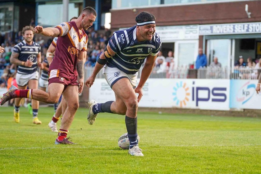 Arama Hau in action with Featherstone Rovers.