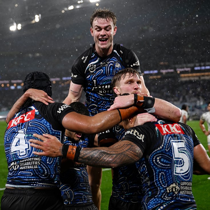 As it happened: Bulldogs, Roosters win big; Dragons stun Sharks